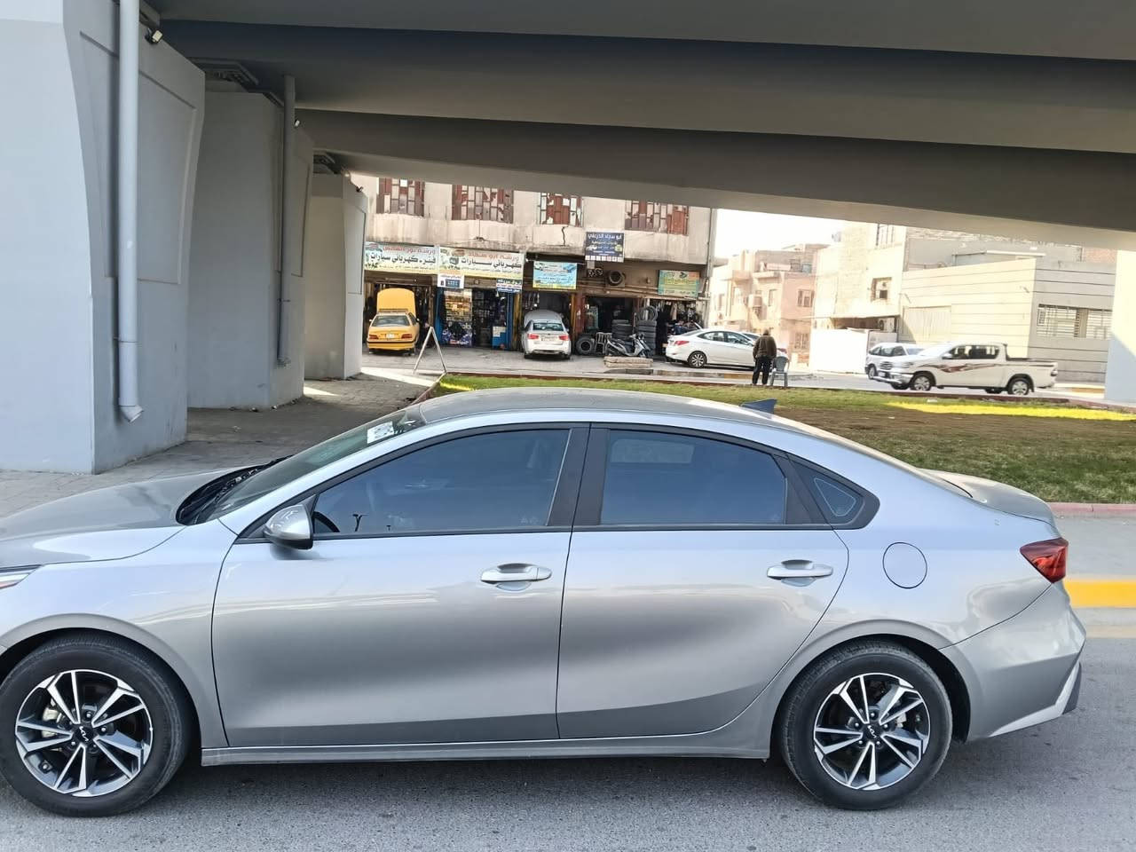 كيا فورتي نص فول
موديل 2024

وارد امريكي السياره دخول جديد ما مرقمه بعدهي

حادثها باب الخلفي اليمنه والبنيد شويه متضرر وموضح بالصوره ومكمل السمكره مالتها ومبدل باب امريكي نقصها بس الصبغ كما موضح بالصور

بدون دواخل بس الايرباك مال الدركه طاك 

ماشيه ٢٣ الف

مواصفات

محرك 2000 دوش المرغوب

شاشه

تحكم ستيرن

انضمه قياده

رادار امامي خلفي

نقطه عمياء

كير مكينه تبريد تدفئه حداديه بدون اي نقص
السعر 150$ وبيها مجال بسيط 

مكاني بغداد - الحريه
***********

واتس او اتصال
