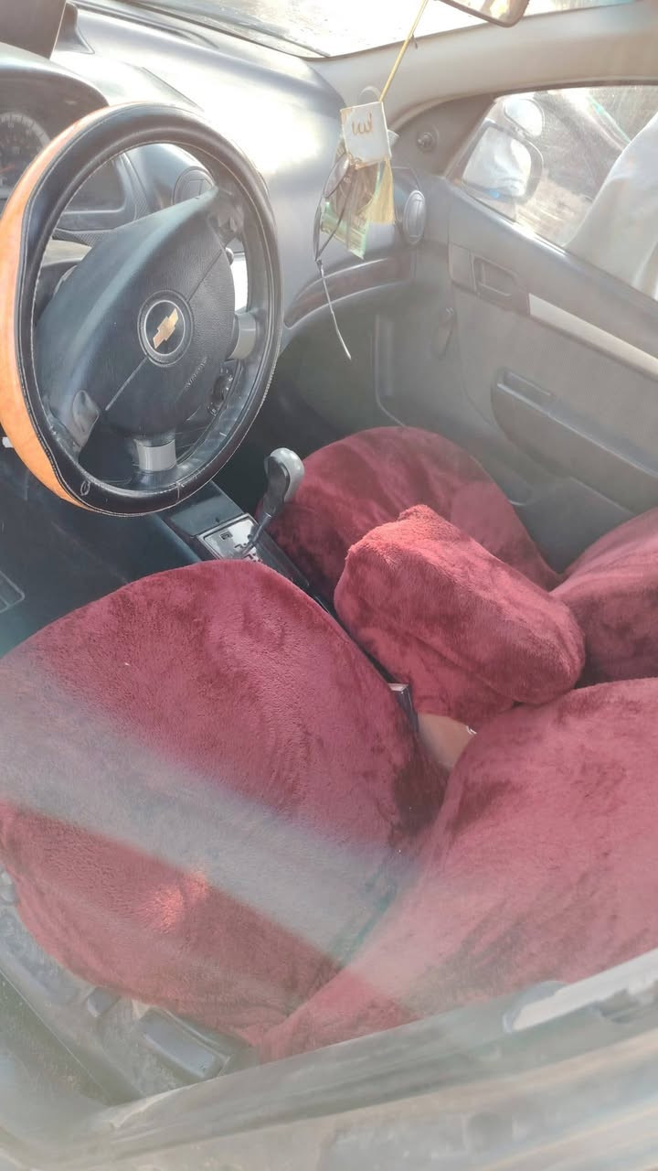 سلام عليكم افيو موديل 2010 اوتماتيك بيع او مراوس بكيه فقط مكان السياره السماوه 
السياره بيها ضربه قماره التكم سالمه مكينه 1600ام البوري 
مكينه جديده توني شادها وضفيره كامله  كير شرط 
كهربائيّاتها كلها شغاله 
حداديه نص ونص 
تبريد مايشتغل 
سنويه ساقطه من 20
مشروع وطني مالكها بغداد يداور ثاني يوم 
عليها هيه 300الف وغرمات 150الف عل مشتري ابيعك هل موجود الك مداور يمي فقط 
سعرها 30قفل قفل 
***********
