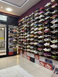 🛑بالەیە ئەشیای ئەم دووکانە بە ڕەفەکانەوە  بۆ فرۆشتن  کێ خوازیارە پەیوە...