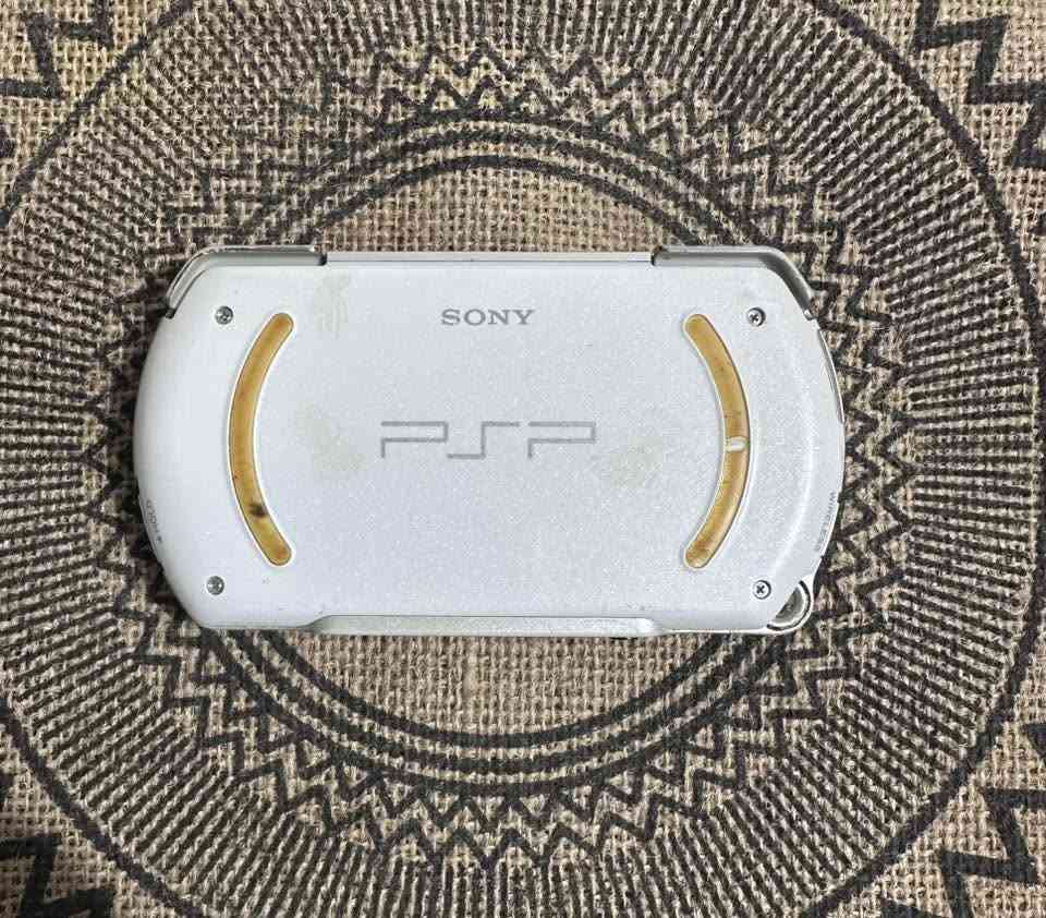 psp go
بدون شاحن او كرتونه،
شغلته مره وبعد مشتغل يمكن رايدله بطاريه ابيعه على وضعه
75 الف قفله.


**إذا كنت صاحب هذا الإعلان وتريد حذفه لأي سبب، رجاءا أرسل رسالة إلى الدعم الفني**