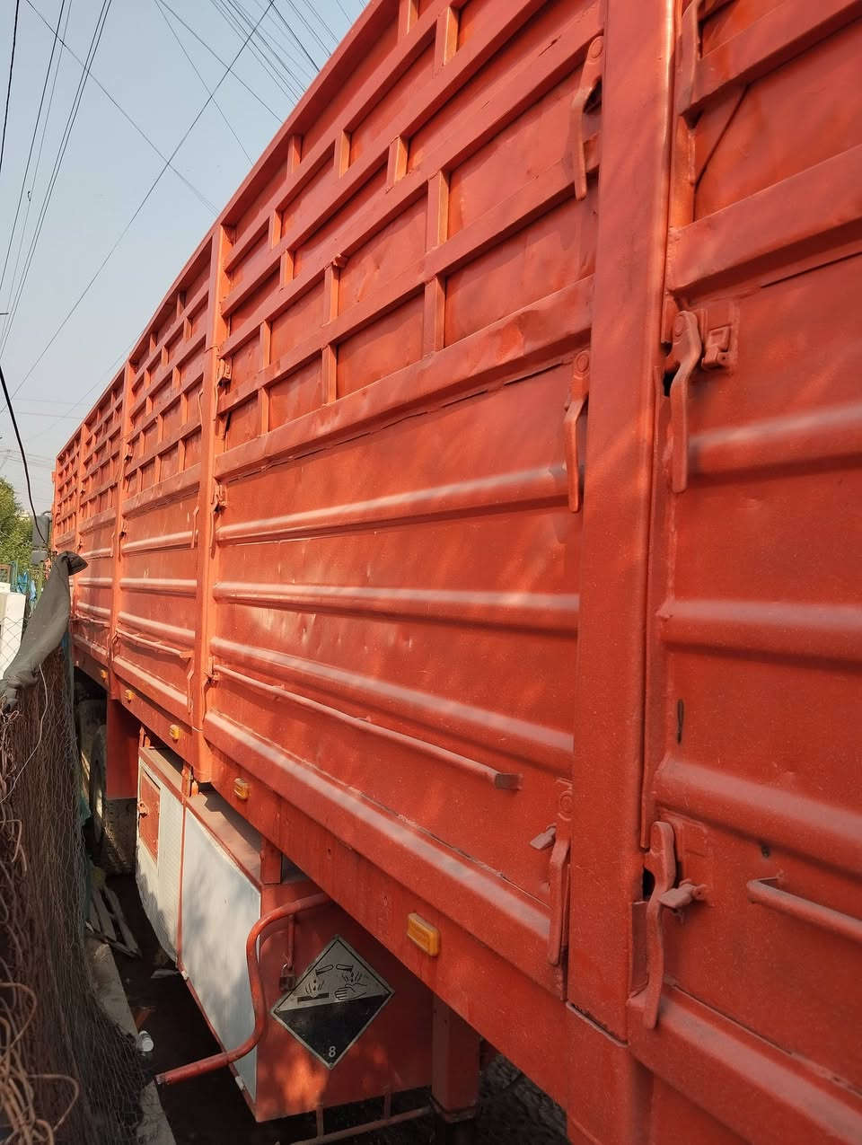 سلام عليكم للبيع عربانه سكندريه طول 12 او60 دناكير 16 تخم تاير بريك هوه كهربائيات  شغاله مكان دنكير رابع موجود صفاح ارتفاع مترين مكفوله من فطر سعر 110 بيه مجال للشراي عنوان بغداد الشعب ***********
