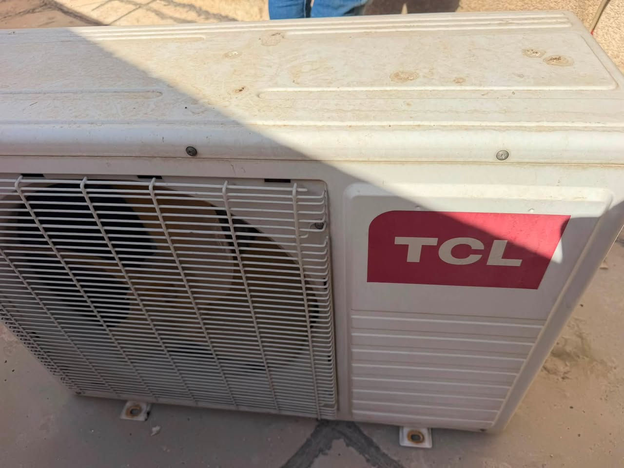 للبيع سبلت ٢ طن TCL 
الحالة جيد جداً شغال اي نقص ما بيه
السعر 250,000
المكان بغداد الاعظمية نهاية شارع الضباط
للتواصل ***********
