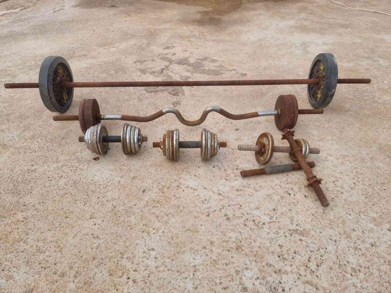 اثقال للبيع
شفت عدل مع شفت Z مع دنبلوصات 
السعر 90 وبيهن مجال


**إذا كنت صاحب هذا الإعلان وتريد حذفه لأي سبب، رجاءا أرسل رسالة إلى الدعم الفني**