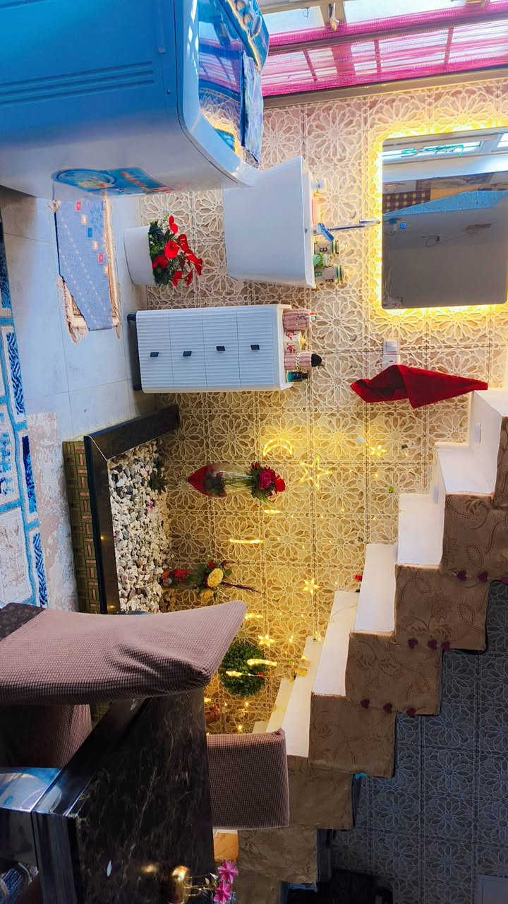 مشتمل للبيع في حي الشهداء المساحة ١٢٥م الواجهة ٦.٢٥م والنزال ٢٠م رقم العقار ٢٢٩٧٠.
السعر ٩٠ وبي مجال
للاستفسار
***********
