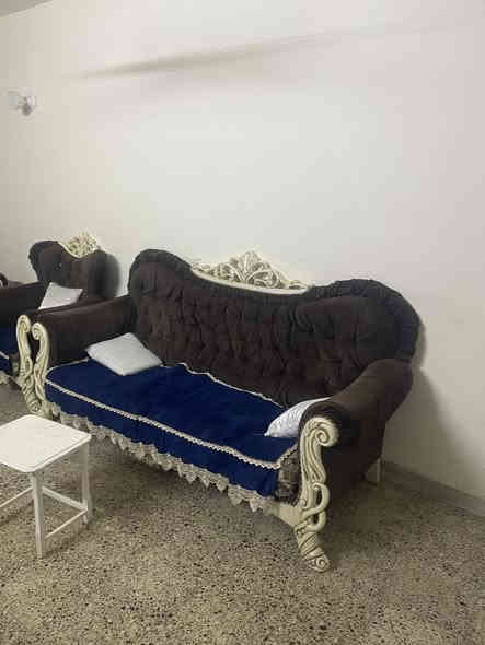 تخم تركي درجة اولى 10 مقاعد نظافة جيدة للبيع مكاني بغداد الجديدة الاستفسار الاتصال ***********
