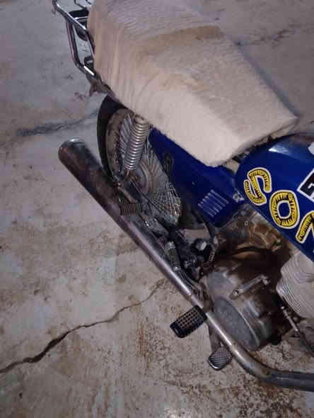 ماطور للبيع  4 كير مثل واضح بالصوره سعر 250بي مجال بسيط رقم ***********
