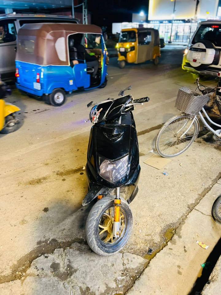 السلام عليكم م̷ـــِْن رخصة صاحب الكروب
دراجه سكنس نثيه 140 مزود 
الدراجه نايمه بلبيت ما طالعه بسبب العمل 
للبيع والمراوس حسب القناعه بقفاز وشعندك نزل
الدراجه خير م̷ـــِْن الله 
هذا رقمي واتصل ودلل فقط واتساب 

‭0778 199 8660‬
