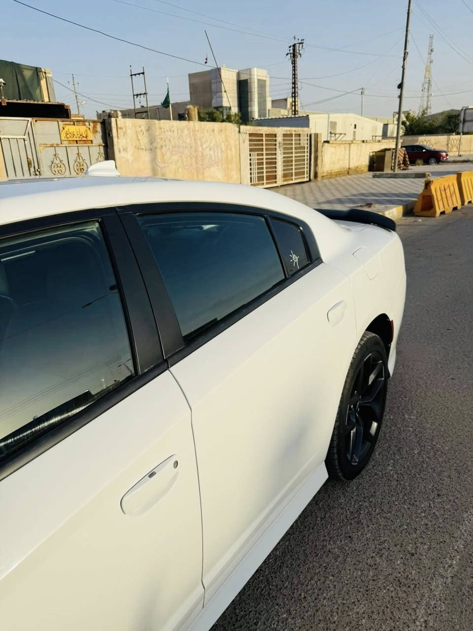 السلام عليكم / جارجر للبيع موديل 2019 / نوع GT / رقم بغداد سياره بأسمي / ماشيه 75 / محرك 3600 / سعر  210  / سياره حلوه ونضيفه مالت جناي ابد مامتعبه بيه جاملغ وبنيد فقط  صور الحادث مرفق بالمنشور مكان سياره الناصريه مركز  للاستفسار  ***********
