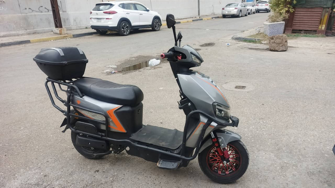 سلام عليكم دراجه شحن ماركه اللماسه للبيع دراجه جديده اخذته مليون و١٠٠ الله شاهد واريد ابيعه ب ٨٥٠ وبيه مجال مواصفات
مزوده ويل 
دبلات تزويد
يدات بريك
بطاريه عدد ٦
بك لايت لد امامي خلفي
نشره 
ملف نحاس
دراجه بك ترجع
٦ سرعات مشي ٨٠ تمشي
دراجه مدرعه بلكامل
كرت بصمه 
مكاني بغداد شارع شيخ معروف رقم ***********
