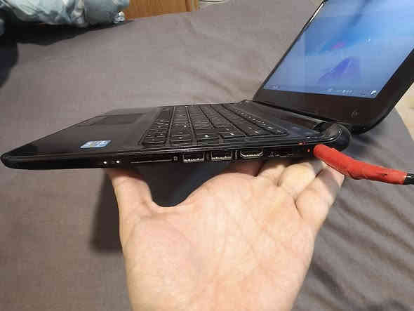 لابتوب نحيفة ماركة hp كيبورد عربي 
فقط بيها وايفاي ما يشتغل حاطله قطعة خارجية 

مواصفاتها :
Ci5 جيل ثالث
رام 8 كيكا
هارد 500 كيكا
بطارية جديدة اشتريتله غير مستعملة 
شاشة 14 انج

سعر 135 الف 
مكاني بغداد 

ملاحظة : فرمتتها وندوز 10 برو ومنصبلها اوفيس 2013 عربي

وتتدللون
للتواصل واتس اب
 *********** 
مكاني بغداد
