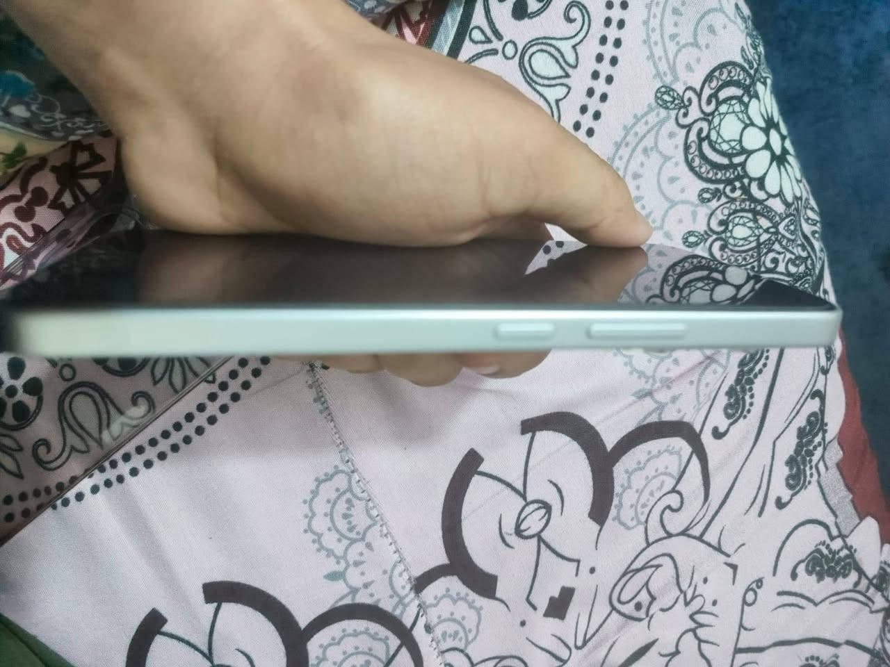 السلام عليكم هونر 400 للبيع الذاكرة 256 الجهاز نظيف اخو الجديد كامل ملحقات صار ٢٠ يوم من خذته   السعر 400 مكاني بغداد حي اور هاتف ***********
