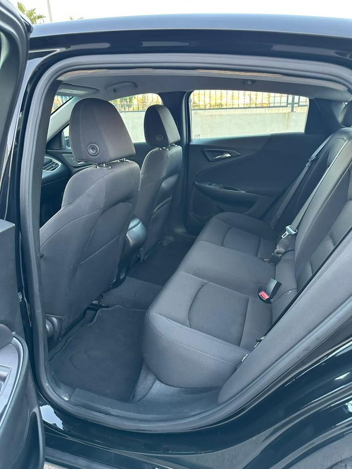 ماليبو 2023 lS
ماشية 30,000 الف كيلو 
بصمة تشغيل 
شاشة كار بلاي
سيارة جديدة كير ومكينة شرط الفحص
عليها ادامة كاملة 
نوزلات بلاكات فلتر فيت بم جديد دهن محرك جديد 
ضررها قطعتين امريكا وقطعتين هنا بالعراق جهة النفر 
بجم كبس وخلفي كبس بيها شبر بالبوند فقط تكمة باب النفر والخلفي صبغ 
السيارة شغل واطلع ميحتاجلها اي مصرف  وصرفها كلش حلو 
*********** 
سعرها(115 ) ورقة ومجال
