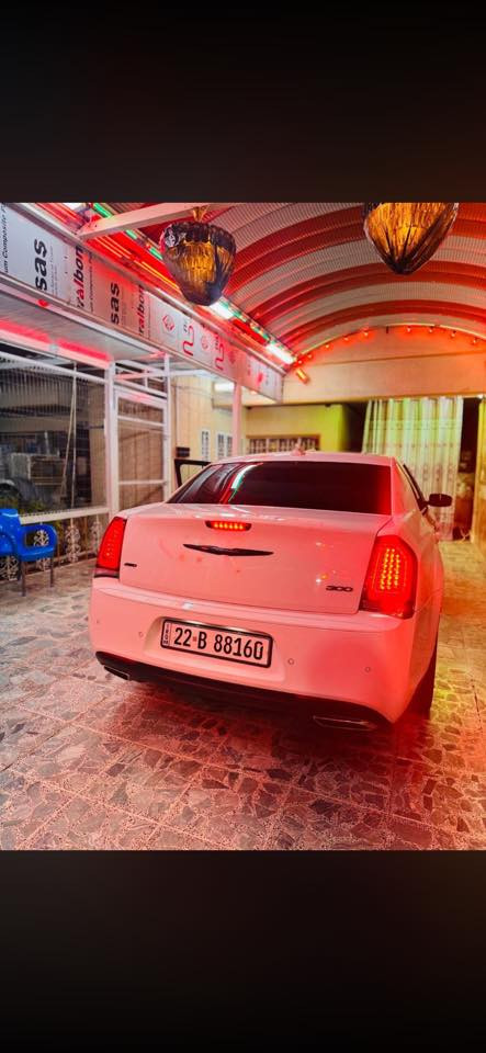 اوباما 300 موديل 2021
فول مواصفات 6 سلندر بصمة فورويل 
رقم ***********
مواصفات بصمه تشغيل وبصمة بوب اماميه  كشنات جلد كامرا حساسات اماميه وخلفيه تحكم ستيرن تشغيل عن بعد   بدون فتحه سقف السياره جديده   كير + محرك مكفولات  ماشيه 72 الف كيلو السياره دفع رباعي  حادثها باب خلف السائق مبدل بأمريكا مال شركه وتعديل التكمه الدوسه  وباب السائق تعديل بارد . بجم كبس سياره جميع ارباكات  سليمه
