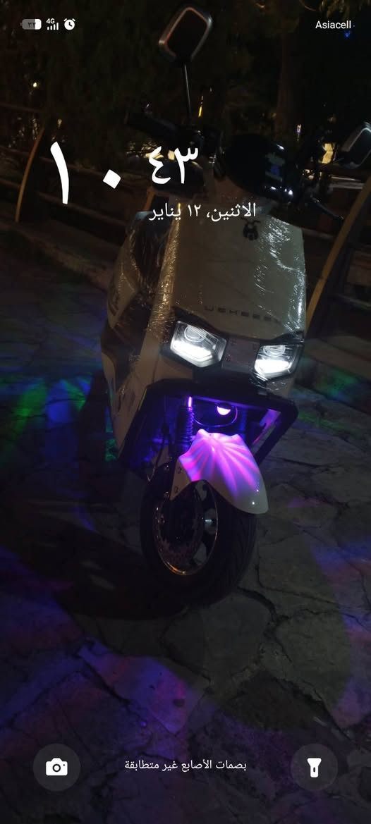 شباب دراجه يثرب حديث شركه اليوسكازي شباب دراجه
مستخدمه شي قليل شهر ونص هيج دراجه جديده بعدها
ملفها3000 قوي 
بطاريتها جرافين 36 امبير 72فولت 
السرعه الحقيقه تعبر80 بيها شلعه قويه 
موقعي فلاح الثانيه السعر مليون وميه وبيه مجال 
ما مستخدمه شي قليل ودراجه قويه وهذا الرقم للاستفسار ***********
