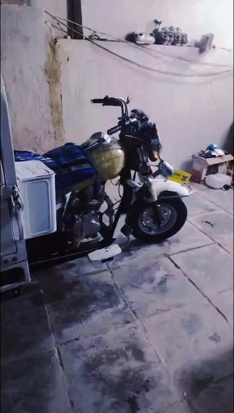 ***********
ستوته 18مديل  
مكاني الناصريه مركز 
رقم راعيهه انه مكلف بل نشر
