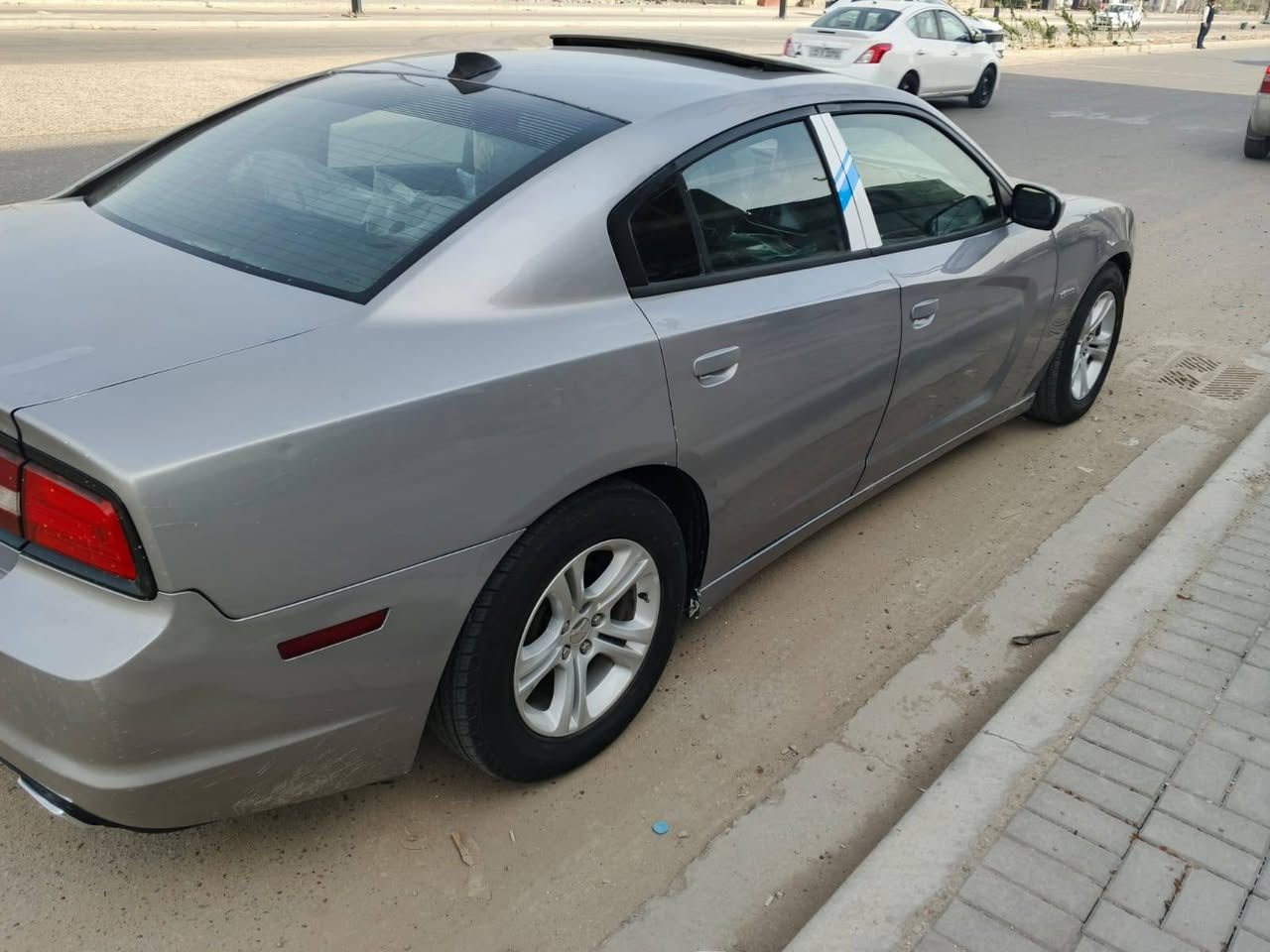 السلام عليكم دخول جديد للبيع ومراوس  رجاء موشراي لتتصل بيع ومراوس
دخول جديد  كصه جنطه   
جارجر 2014 اصل 
لون فيلي   
منضومه زنون كامله 
فول مواصفات 1/1 تشغيل عن بعد
متومه شمالي  أرقام وسنويه  طبق الأصل 
نضافه 100/100
مكينه كير اكسل كفاله
مكينه 3600
كير كفاله  
مسجل دمام 9سماعات
كشن كهربائي +تدفئه
فتحه فوول للخير 
تبريد ثلج منضومه جديده 
مثبت سرعه
نضافه كشر 100
نضافه داخل 100
حجر بيئة موجود بلادي
تخم تاير جديد
سعرها 61 وبيه مجال  
سياره خير من الله الف ما ذب عليه
مكان سياره بصره  
*********** واتساب أو تصال
