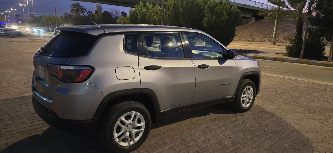 السلام عليكم
جيب كومباس ٢٠١٨ 
وارد امريكي حادثها داعميه وجاملغ امامي بدون دواخل 
مكينه ٢٤٠٠ كفاله 
كير كفاله تبريد ثلج حداديه تخم تاير كله جديد 
فول مواصفات 
ماشيه ١٠٠ ميل
السعر ١٠٠
ميسان العماره ابو رمانه 
***********
رقم شاصي موجود بالصور
