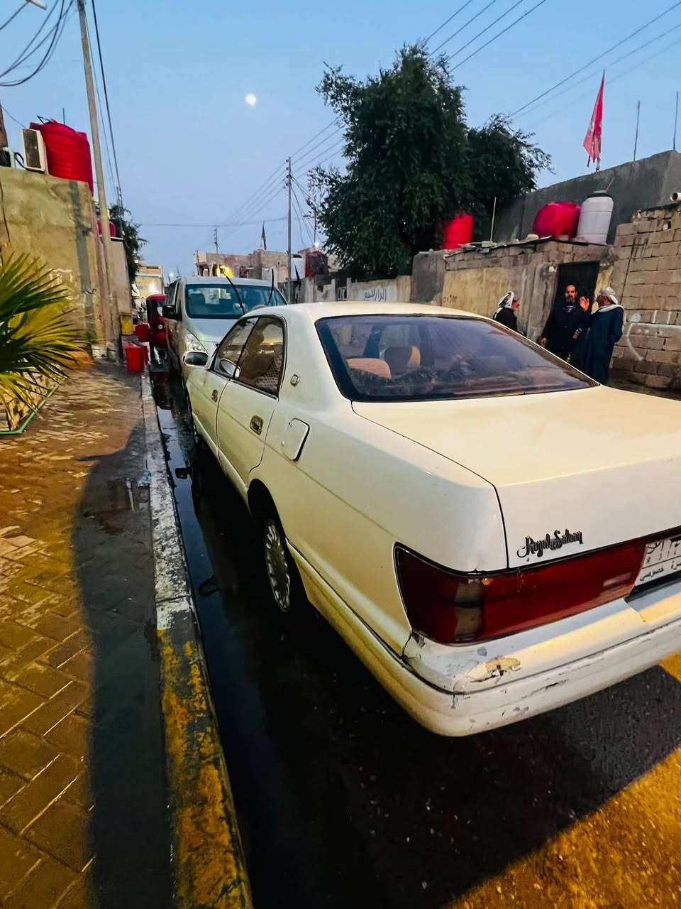 السلام عليكم بطه منفصل مديل 2000 
محرك 2500كفاله من الكصه من نقل جثه 
سنويه 2027  سياره جاهزه من كلشي بس كماليات يرادله
 سعر (40) وبي مجال المكان الحيانيه (***********)
