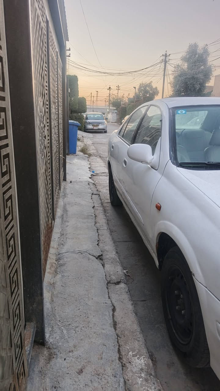 السلام عليكم نيسان سني ٢٠٠٢ جانت لون اصفر وتحولت خصوصي عل قرار المرور محرك قبق اسود  العنوان بغداد الزعفرانية السعر ٥٠ وبيهة مجال للاستفسار ***********
