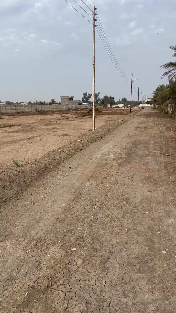 ⸻

🔥 فرصة ذهبية للبيع – الدوره / البوعيثه قرب محطة العهد 🔥

🔹 المساحة: 430 متر مربع – مجمع مقسم
🔹 كامل الخدمات: ماء + كهرباء جاهزة
🔹 شارع سبيس عرض 8 متر (دخول وخروج مريح)
🔹 موقع حيوي قريب محطة العهد والأسواق

💰 السعر: 250 ألف دينار عراقي للمتر فقط

يعني السعر الكلي تقريباً:
430 × 250,000 = 107,500,000 دينار عراقي

📈 المنطقة تشهد صعود مستمر بالأسعار، وهالسعر يعتبر فرصة حالياً مقارنة بالموقع والخدمات.
العقار مناسب للسكن أو استثمار وتأجيره كمقسم يجيب دخل ثابت.

⚠️ الفرص بهالسعر ما تبقى هواي، والجاد يتواصل بسرعة قبل لا ينحجز.

للاستفسار والمعاينة تواصل خاص قابل التفاوض
الاتصال📞:***********

‭0770 574 2336‬
