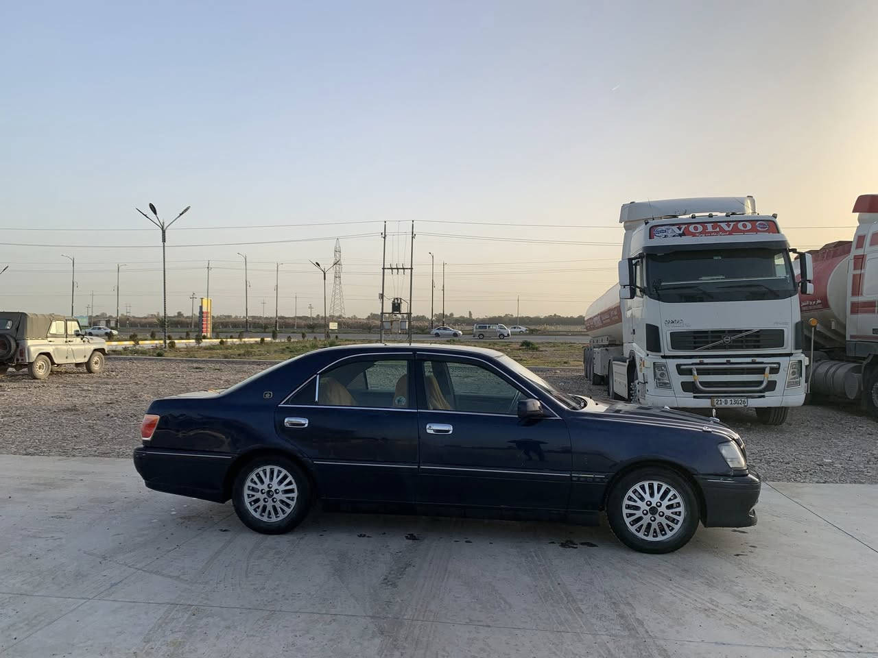 34$ ساغ ساغ  پارەی بڕاوەیەک
مەلیکە مەکینە ڤیڤی تی مەڕغوب  4 دووگمە 
٢٠٠١ سێ پارچە ئەوروپا ڕەنگ نیلی
  تەبرید سارد و گەرم موس و بڕاوە بەشەرت
  چوار تایەی تازە  لایت زینۆن و رادار قفل مەرکەزی 
٤ کوشن کارەبا        
شوێن : کەلار سمود 
***********
