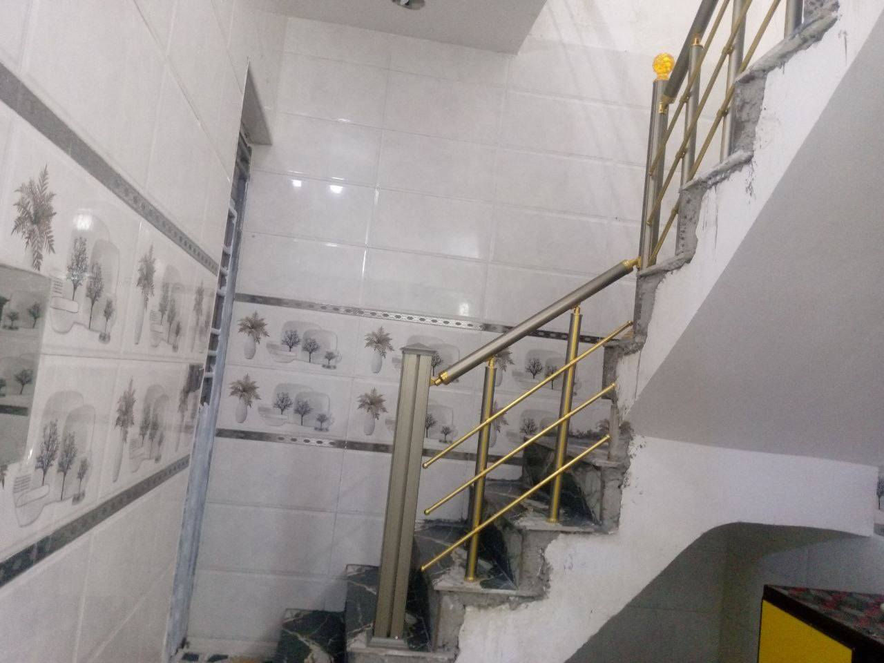 بيت بلدسيم خضراء 100مربع  فوك بي بناء نفس جوه بس هيكل متوفر جميع الخدمات مي مجاري كهرباء وجي يشتغلون بلمنطقه تتبلط بيت خير من الله    تواصل ***********
