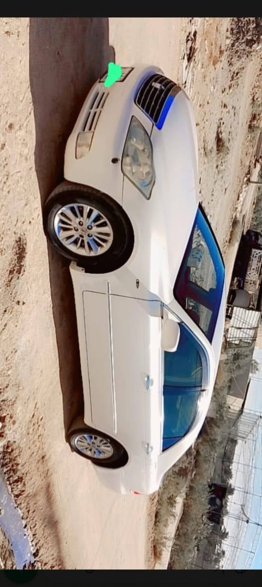 السلام عليكم للبيع شاهينه 2006 گصة قماره فقط سياره جاهزه تبريد ثلج 3دكم سعر 47 وبيه مجال حك الجيه مكانه سوق الشيوخ ***********
