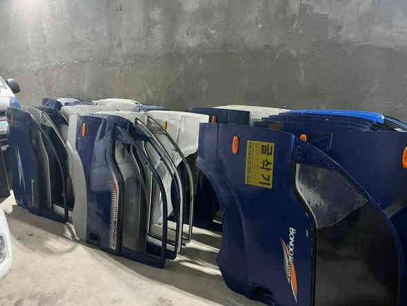 متوفر لدينا مجموعة كبيرة من قطع تفصيخ سيارات أوروبية وكورية ويابانية بحالة ممتازة ونظيفة، وتشمل:

🔹 محركات كاملة جاهزة للتركيب
🔹 گيرات (ناقل حركة)
🔹 جادرات، أذرع، صچمات، دفرنسات
🔹 سستم هواء وفلاتر أصلية
🔹 دواليب ورنجات بمقاسات مختلفة
🔹 سماعات وإلكترونيات داخلية
🔹 قطع شاصي وتعليق
🔹 قطع نادرة ومميزة لمختلف الموديلات

✔️ فحص قبل الشراء
✔️ أسعار مناسبة
✔️ تعامل راقٍ وجودة مضمونة

📞 للاستفسار والتواصل:
(***********)

📍 الموقع:
(البصرة ابو خصيب)
