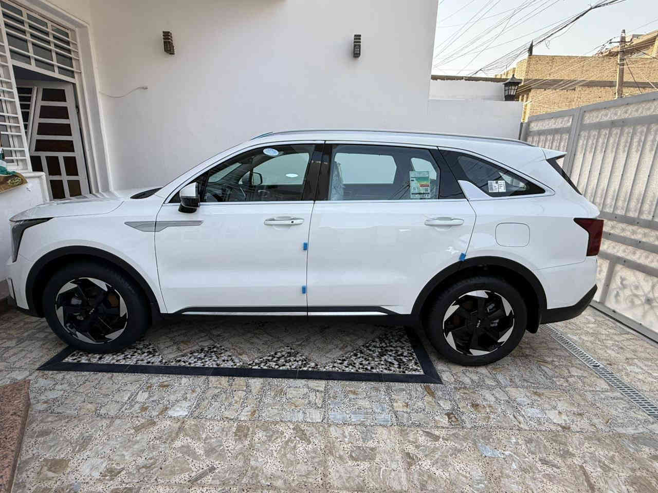 السلام عليكم كيا سورنتو موديل 2025 
 مواصفات قمارة بونراما 
كشنات كهرباء محرك 6 سلندر 3500 
كير ماوس
جنطة كهرباء
ويل 19
تشغيل عن بعد
ماشي فقط 2500
سيارة مكفولة كفاله عامة حتى من الزلغ
رقم شمالي اربيل 
مكاني بغداد
رقم الهاتف
***********
