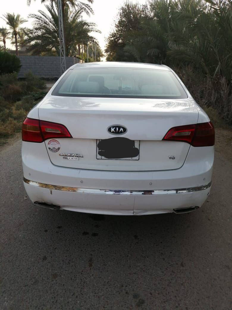 السلام عليكم للبيع كادنزا 2012 لون أبيض رقم بغداد تحويل ثاني يوم محرك 6 كير ومحرك مكفول اشاير بل مري 
سياره مال جناي ضرر جاملغ امامي والسونار موجود سعر 115 وبيها مجال مكان الفلوجه النساف الاستفسار اتصل ***********
