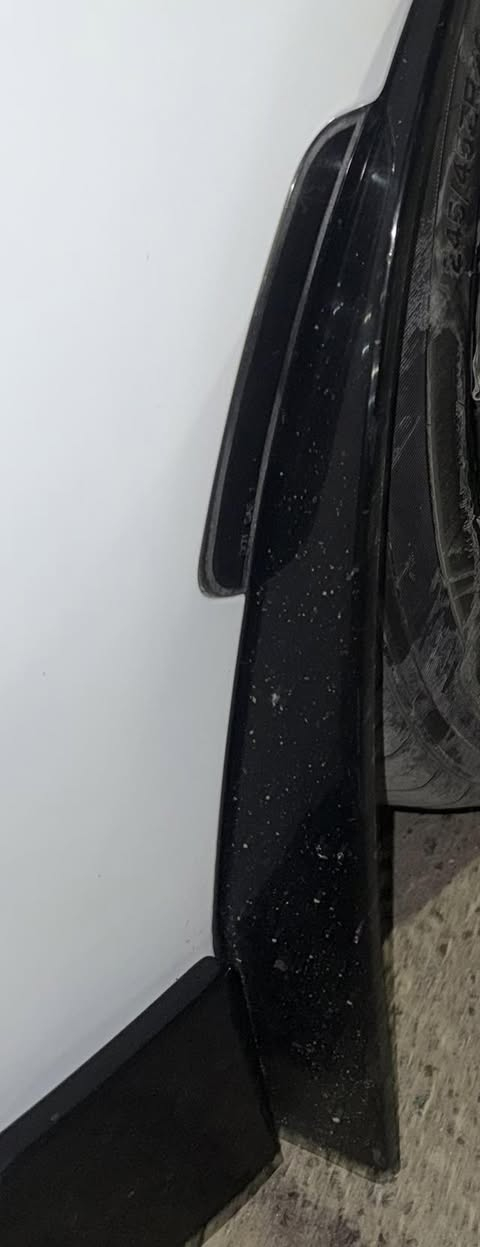 سلام عليكم
لحية امامية مال جارجر

لحية جانبية جارجر srt
مستعملة اخت الجديدة للبيع
للاستفسار: ***********
