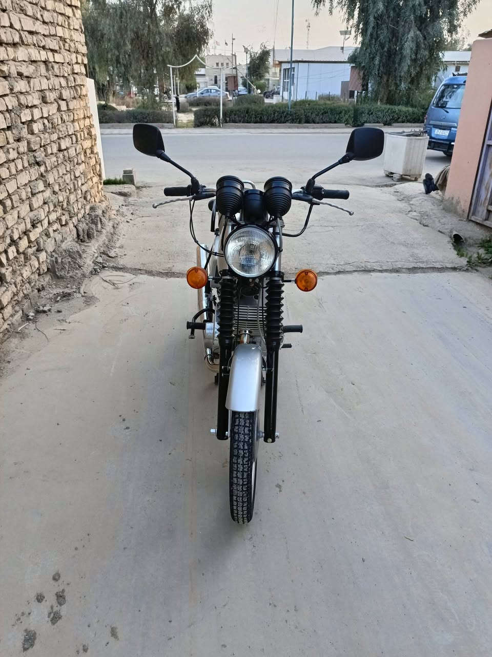 السلام عليكم عشاق دراجات الاMZ مكلف بالنشر 
دراجة ٨٢ للبيع المكان ديالى شهربان سايز ٣ محرك الماني 

داينمو وارميچر كهربائيات كله الماني

وياله ألمانيات 

الدراجة تعمير جديد 

فقط لحيم بالخشم ملحوم بفن وعمل راقي 

الرقم الماني يتحول انگليزي شرط يله يحصل البيع لتسهل الامر 

السعر ٤ ملايين و ٥٠٠ وبي مجال 

للاستفسار عن بقية الدراجة الاتصال على الرقم ‏‪***********‬‏ صالح

https://www.facebook.com/share/1CTcjJwEYM/ هذا الماسنجر والفيس 

تريد تتواصل بالفيس أو الرقم 

رجاء لحد يتصل علي أو يراسلني
