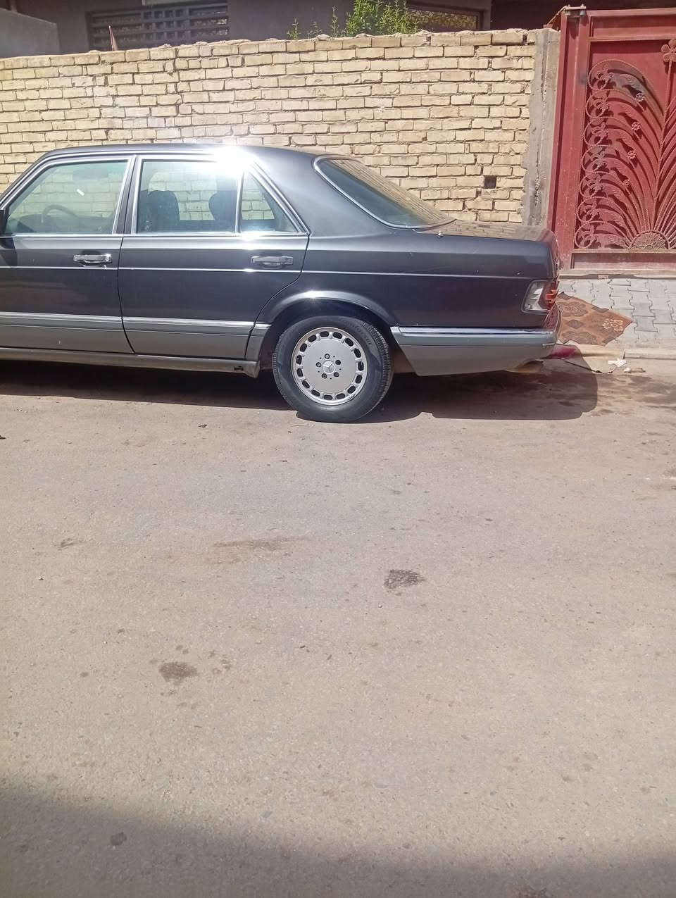 السلام عليكم سياره مرسيدس للبيع سعر 60 ورقه بيها مجال العنوان كربلاء حي الميلاد محرك  بلادي*********** الموديل 1989
