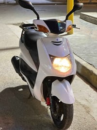 (مكلف بلنشر  سكنس موديل (2008) لون ابيض  دراجه نظيفه ومرتبه مثل ما موض...