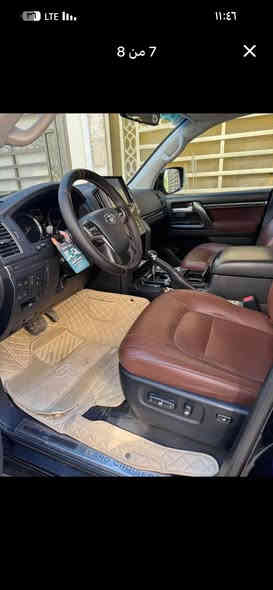 تيوتا لاندكروز GXR موديل 2021 بحريني للبيع 
المواصفات :
بصمه ابواب عدد 4وتشغيل 
شاشة كبيره 
تحكمات 
كشن كهرباء 
تشغيل عن بعد 
داخل جلد قرميدي 
6سلندر 
السياره بيها بارد بلباب وتكحيل وممفتوح اثر طكة تاير يعني مو دعمة 
السيارة سعرها ٥٦٥٠٠$ وبيها مجال للشراي 
مكان السياره بغداد قرب جزيرة بغداد السياحيه 
للاتصال *********** ماشية 86000 الف
