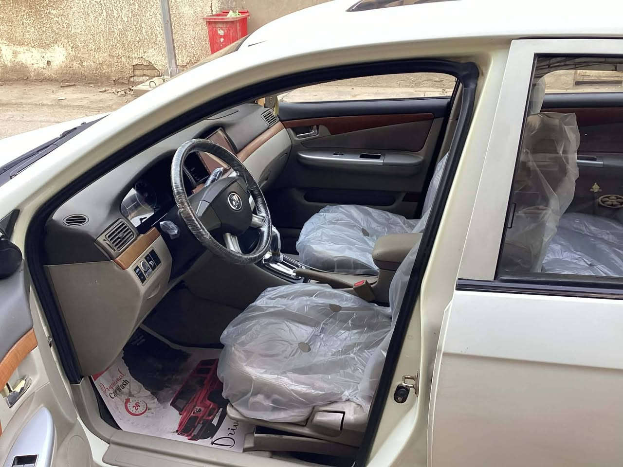 ليفان موديل ٢٠١١ اوتماتيك بلادي مكينه وكير وصدر خير تبريد وتدفئه كله خير من الله ماشيه٦٦  مكفوله من الضربه والصبغ  سويجات ٢  كله سنتر لوك فتحه بالسقف  كله وظع شركه   
السعر ٦٢  مكاني الشعب رقم ***********
