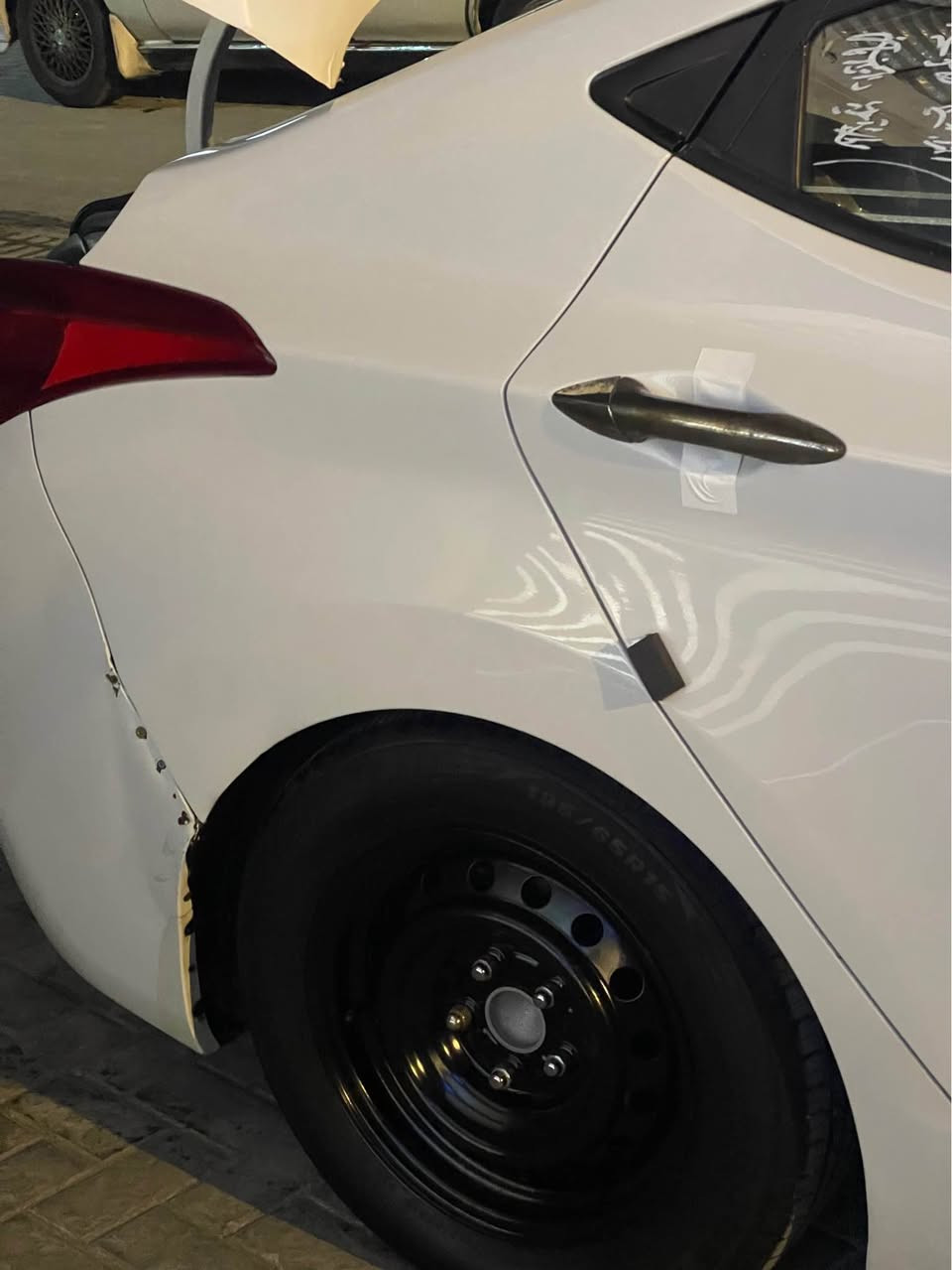 السلام عليكم النترا 2012 خليجي للبيع 
فول مواصفات عدا البصمه بيها مكانات صبغ بس رش بدون معجون رقم انكليزي تحويل مكينه 1800 كير تايرات حداده جاهزه السياره السعر 115 بيها مجال 
*********** Singapore
