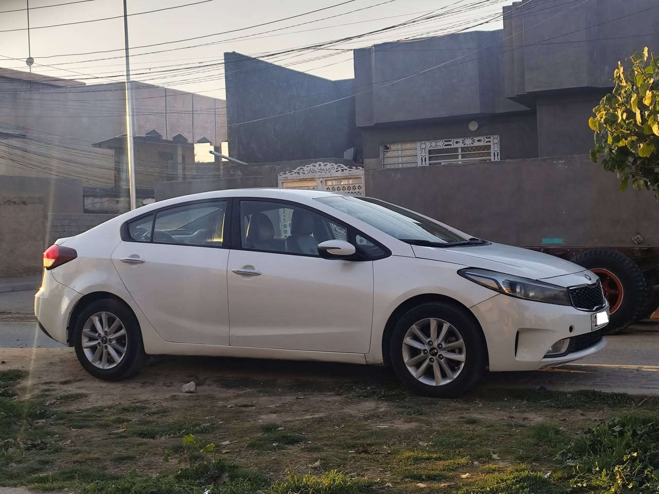 سيراتو موديل 17 رقم بغداد انكليزي بسمي سونار موجود بل صور مواصفات خليجي معروفه مكان كربلاء الرقم ***********
