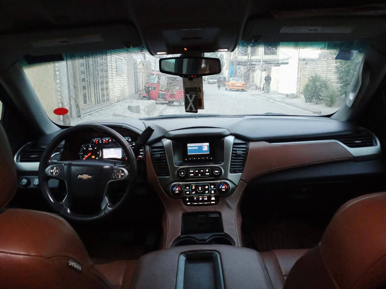 السلام عليكم عندي تاهو 2015 وارد امريكي اريد مراوس بالانترا 2011 او 2010 محرك 2000ا رقم الهاتف *********** عنوان السياره بغداد حي النصر
