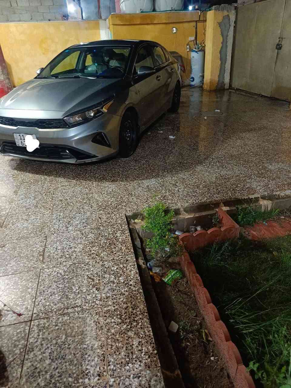 السلام عليكم للبيع فورتي 2024 بيهة بس بارد جدااقليل مأشرعليه رادار مامي خلفي توقف ذاتي حساسات بالمري تبريد امامي خلفي ماشية 50الف مكينة 2000 وبيهة بعد مواصفات الاستفسار ***********     ***********  السعر  153 مكان بغداد
