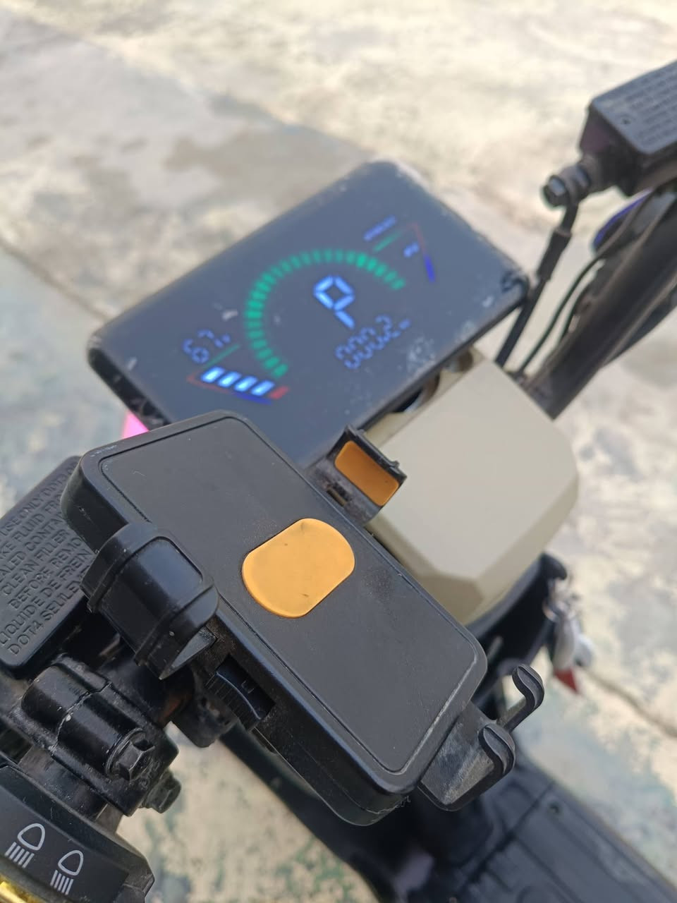 سلام عليكم دراجه شحن R9 طك كارتون 2025 بطاريات 5 دبل الكبار سرعه 109 بلاتوث جاهز من كلشي
اتصل ***********   مكاني البصرة الزبير
