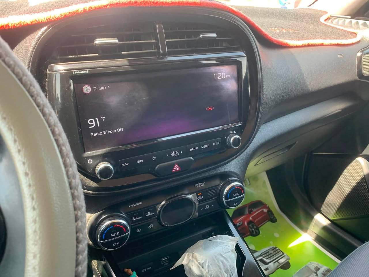 📣 للبيع: كيا صول٢٠٢٢ GT-Line (فول ماعدى الفتحه) وارد أمريكي
تفاصيل السيارة:

الموديل: كيا صول (Kia Soul)

سنة الصنع:٢٠٢٢

الفئة: GT-Line (حزمة رياضية بالكامل)

المواصفات:  فول ماعدى الفتحه

المنشأ: وارد أمريكي

اللون الخارجي: أزرق ملكي مميز وجذاب جداً

اللون الداخلي: موضح في الصور نظيفه وبحالة ممتازة

المسافة المقطوعة: ١٠٤ ألف كيلومتر فقط

شاشة عرض تعمل باللمس تدعم Apple CarPlay و Android Auto، مع كاميرا خلفية عالية الدقة

أنظمة الأمان: رادار تحذير من الاصطدام الأمامي، نظام الحفاظ على المسار، وتنبيه النقاط العمياء

الراحة: تحكم كامل من المقود (تحكم ستيرينج)، مثبت سرعة، ودخول ذكي

مكان المعاينة:رقمها بغداد كما موضح بالصور بأسمي موجود في محافظة كربلاء ادزلك رقم الشاصي وفحص  المطلوب: (١٤٧ ورقة) بيه مجال مراوس بصول موديل اعلى موافق 

📞 للتواصل والاستفسار ***********
