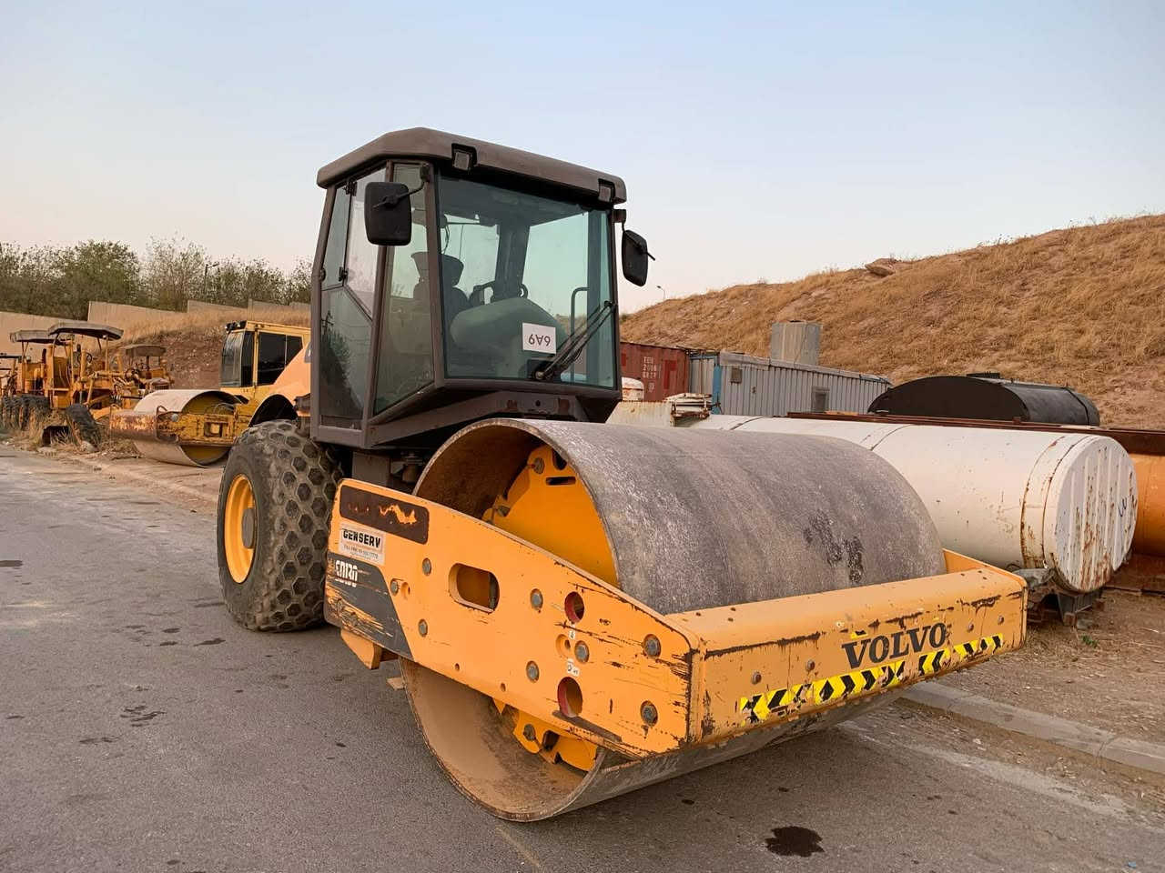 سلام عليكم حادلة فالفو للبيع موديل 2015 محرك اربعة سلندر منفيست اصلي وتكدر ترقمه العيب وحيد يحتاج بس سوبر جاج سعر 340ورقة *********** مكان حادلة سليمانية
