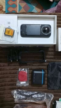 كامرة insta x3 كاملة من كل نواحي درع حديد و ٣ بطاريات وعلبة شحن و رام ...