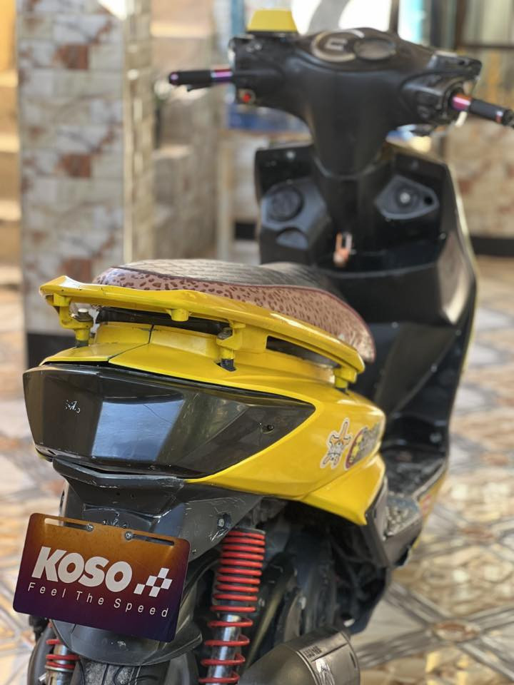 السلام عليكم دراجة سكنس فحل قبق نفخ للبيع الدراجة نظيفة مكينة بلاد لا تنقيص لا تبخير كل شهر إدامة ودهن كلة موتل كل شي بلاد  بس الكيچ مالتها يحتاجلة واير بيها كلجات بلادي دبلات شغال والدراجة نكرة سلف هندر واحد لايت شغال زنون وأشاير شغال هورن  سويجين بيها شغال مكاني ديالى بعقوبة السعر 600 وبيها مجال للتواصل ***********
