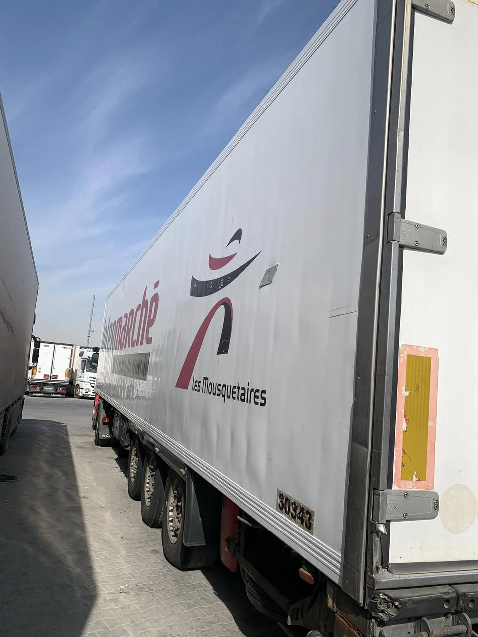 السلام عليكم للبيع براد لمبرت 2006 سمك 7 ارتفاع استندر جهاز سيمكس غاز 134 شرط تنزيل داخل سل ستيل مجموعه ساف دسك ع البره مطبخ وثلاجه صناديك. شاصي كامل بلادي فصخ وربط سليمانيه سعر 130 
هـ ***********
