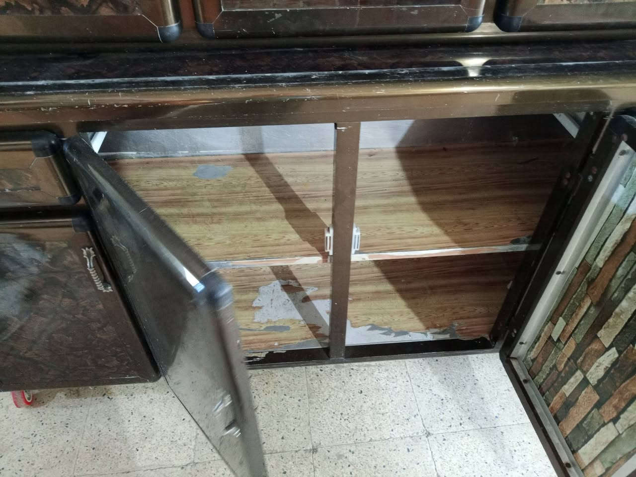 مستعد لشراء الكاونترات.
كاونتر المنيوم شغل ثقيل ونظيف السعر 225 الف قفل .ارضي قياسه 185 سم والملحق قياسه 150 سم والسنك قياسه 110 سم .العنوان قادسيه 2 قرب جامع ذياب العراقي
***********
***********
يحتوي واتساب ويوجد خدمة توصيل
