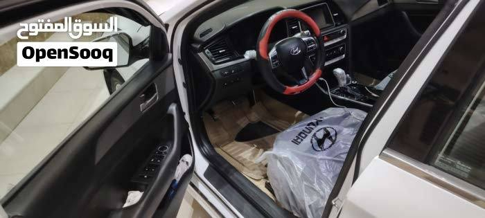 سلام عليكم
سوناتا 2018 فول 1 ع 1 امريكي
الاستفسار *********** للبصره الجزائر
السعر ١٤٠ وبيها مجال
