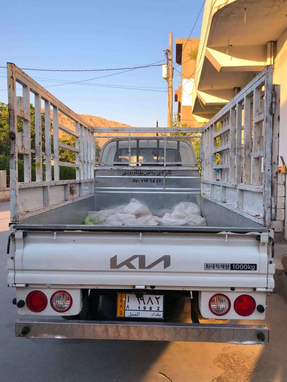 سەرەتا بەناوی خوا
کیا ٣٠٠٠سۆپەر مە کینە ڕەش

سەلە

کوشن هیتەر 

گێڕو مە کینەو 
ئەنجێکتەری بەشەرت 
***********
سعر٦٥گە ڵا
