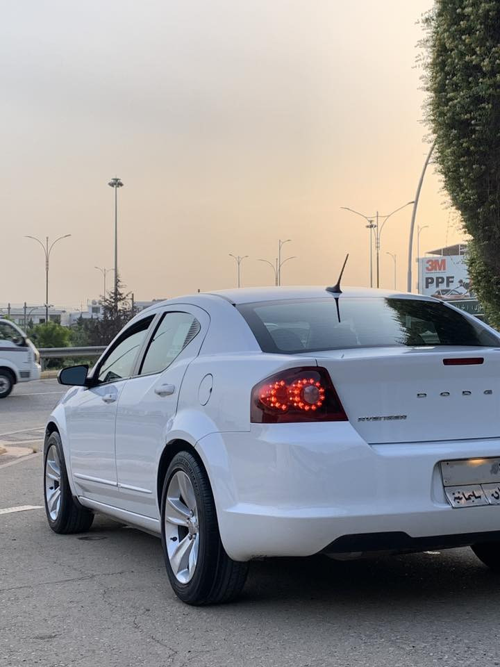 دۆج ئەڤێنجەر ٢٠١٢ (مەکینە٤پستۆنی ٢.٤ )ئۆتۆماتیک  بێ بۆیاخ بیسارد تەنها یەک پەڵەی بچوک قوپاوی هەیە بێدەسکاری  زۆر تازە ماوەتەوە 
مواسەفاتی سوکان ڤۆلیۆم
تراکشن کۆنترۆڵ
چوار جام کارەبا
ئاوێنە کارەبا
تەقەو ڕەقەی نیە سەیارەکە تەرزەی 
سەنەوی  چەن مانگێکە بەسەر چوە ژینگەو شتی دراوە 
  سعری٩٠گەڵا شتێکی زۆر کەم مەجال لەسلێمانیم ژم:*********** 

هەموو زانیاریەکان نوسراوە تکایە گەر مشتەری جدی سەیارەکە نیت پەیوەندی مەکە سپاس
